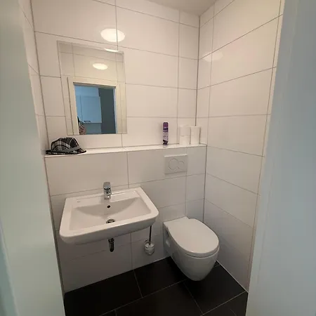 1 3 Personen-gemeinschaftskueche-gemeinschafts Bad Wc Apartment Leverkusen